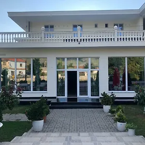 Taverna Zisi Albania